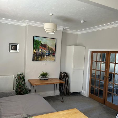 1 Bedroom Spacious Apartment Lytham St Annes Exterior photo