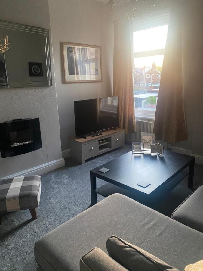 1 Bedroom Spacious Apartment Lytham St Annes Exterior photo