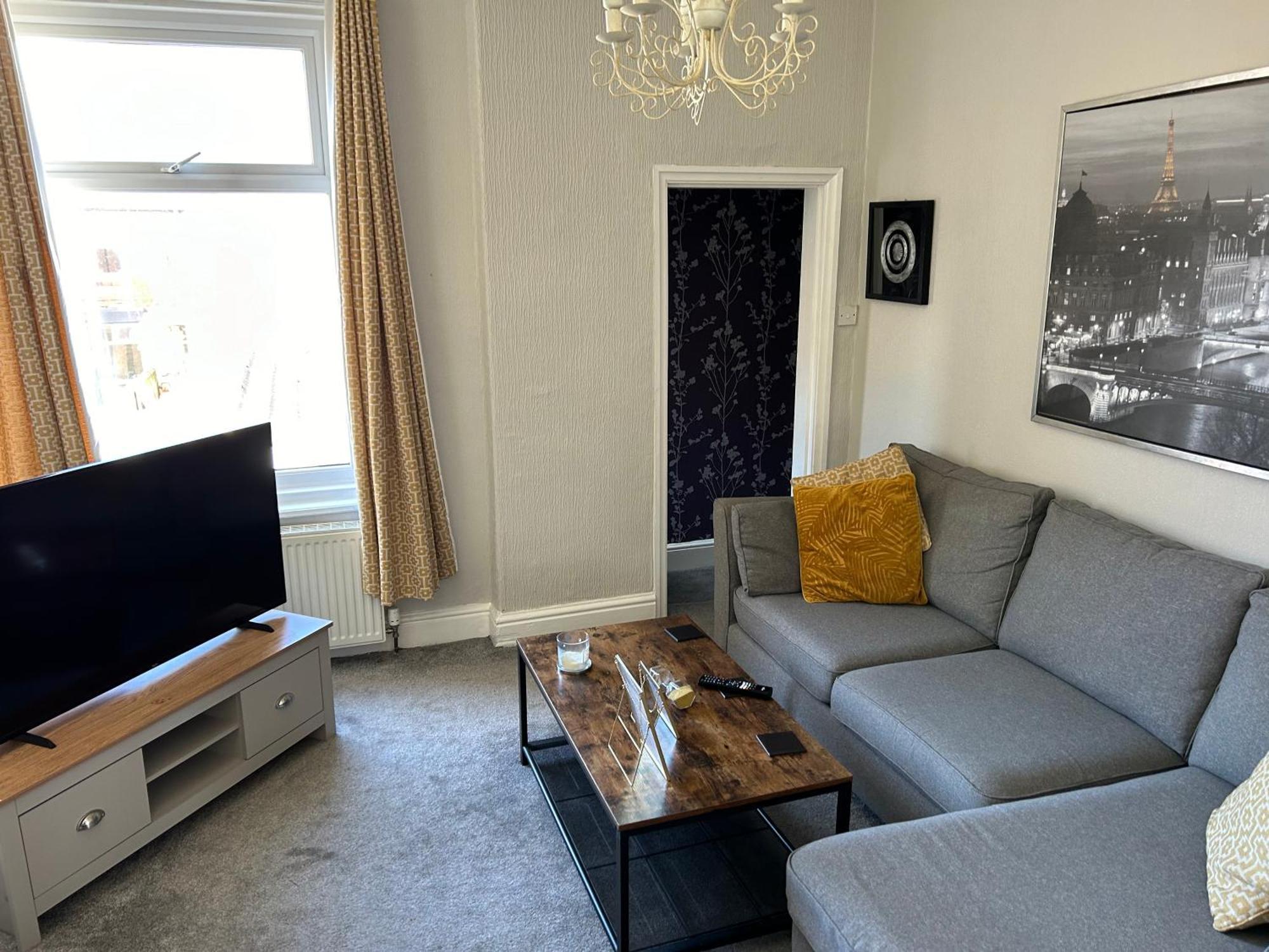1 Bedroom Spacious Apartment Lytham St Annes Exterior photo